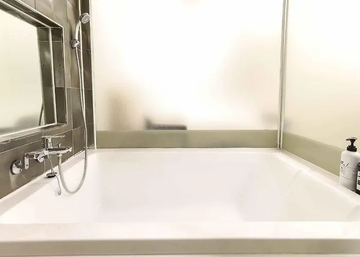 Отель Vov